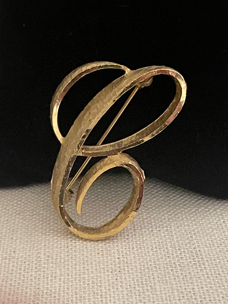Mamselle C Brooch 12$
